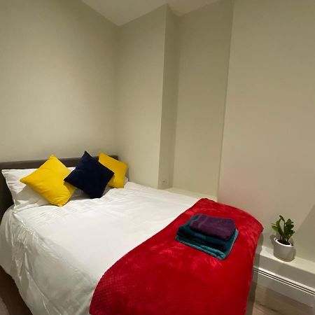 Modern & Elegant Central London Apartment Two Minutes From Train Station Εξωτερικό φωτογραφία