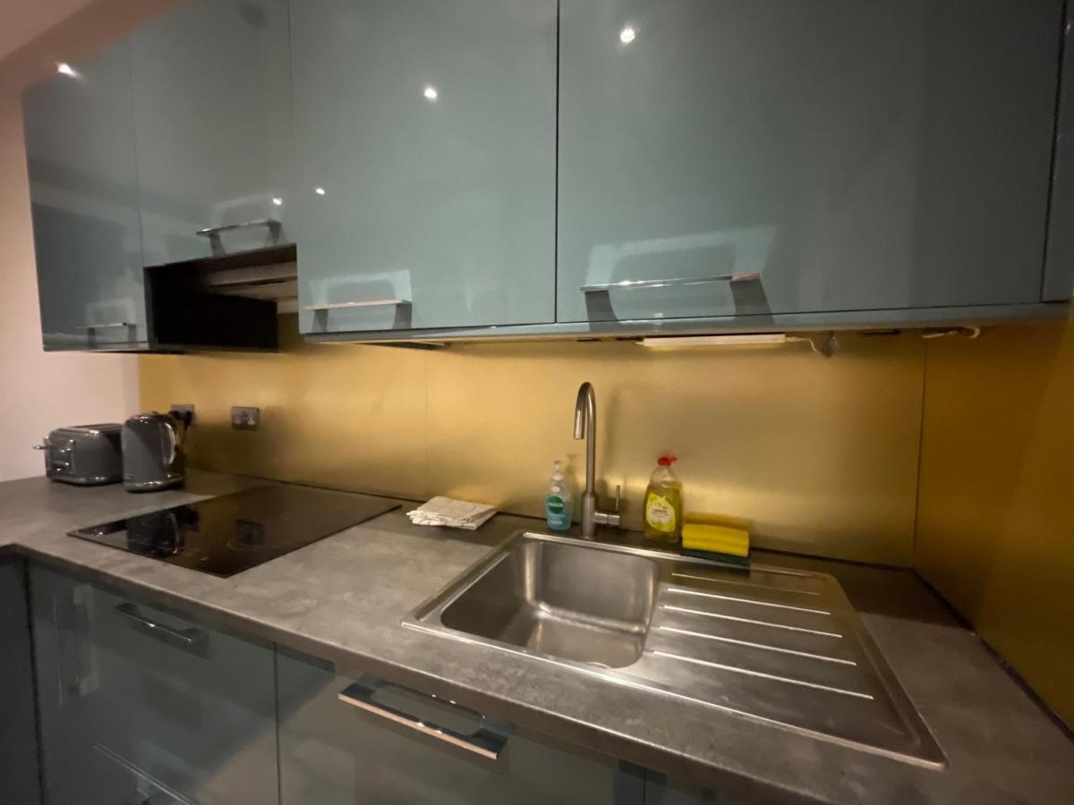 Modern & Elegant Central London Apartment Two Minutes From Train Station Εξωτερικό φωτογραφία