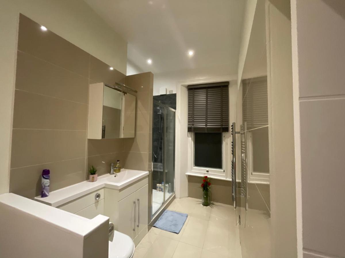 Modern & Elegant Central London Apartment Two Minutes From Train Station Εξωτερικό φωτογραφία